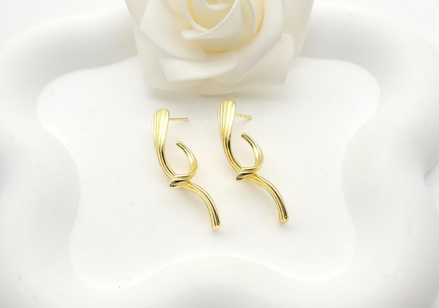 Arete Latón Oro 18K HQHE08003427