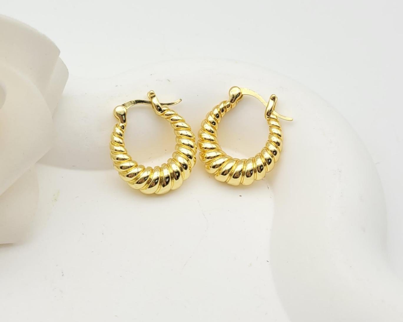 Arete Latón Oro 18K HQHE08503339