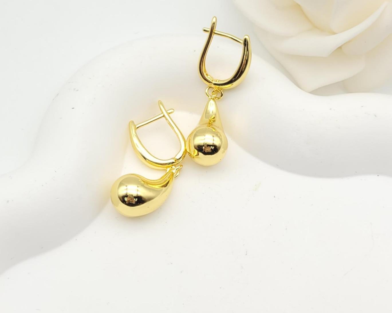 Arete Latón Oro 18K HQHE10003324