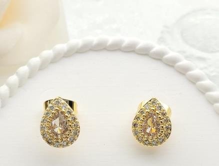 Arete Huggie Baño de Oro 18K