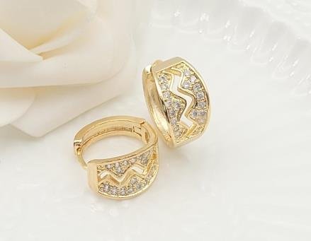 Arete Huggie Baño de Oro 18K