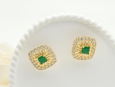 Arete Huggie Baño de Oro 18K