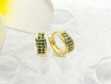 Arete Huggie Baño de Oro 18K