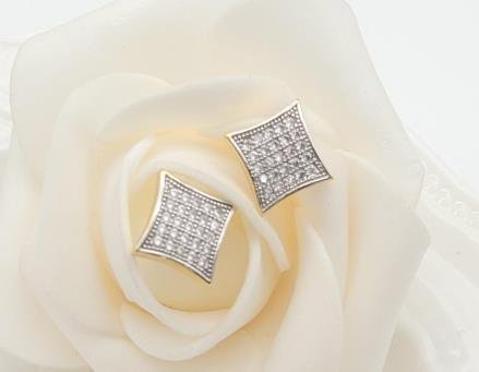 Arete Huggie Baño de Oro 18K