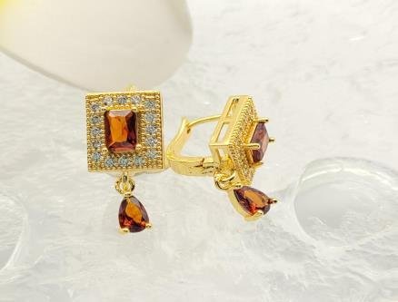 Arete Huggie Baño de Oro 18K