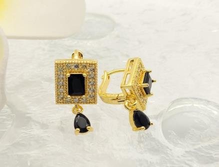 Arete Huggie Baño de Oro 18K