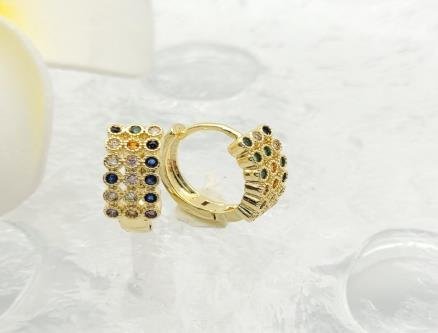 Arete Huggie Baño de Oro 18K