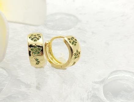 Arete Huggie Baño de Oro 18K