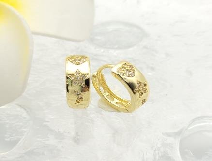 Arete Huggie Baño de Oro 18K
