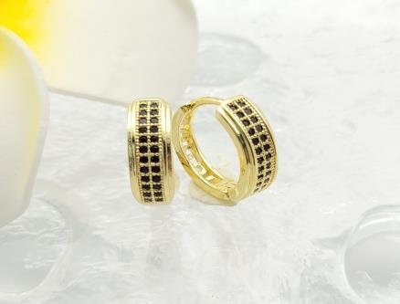 Arete Huggie Baño de Oro 18K