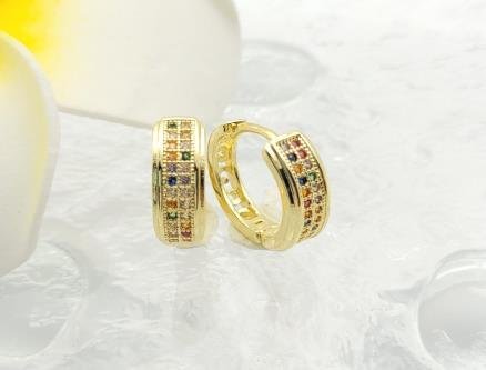 Arete Huggie Baño de Oro 18K