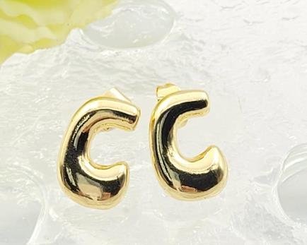 Arete Huggie Baño de Oro 18K