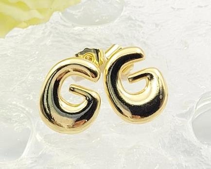 Arete Huggie Baño de Oro 18K