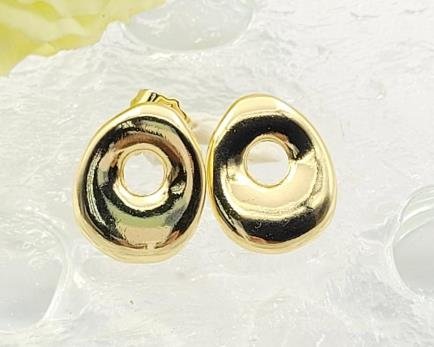 Arete Huggie Baño de Oro 18K