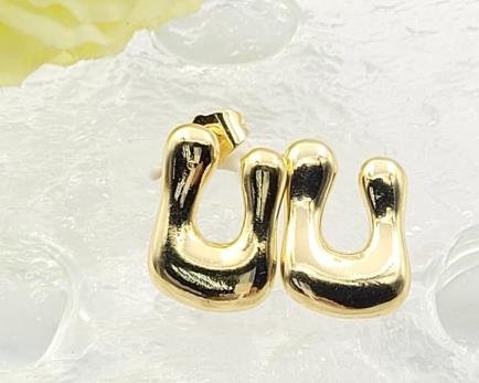 Arete Huggie Baño de Oro 18K