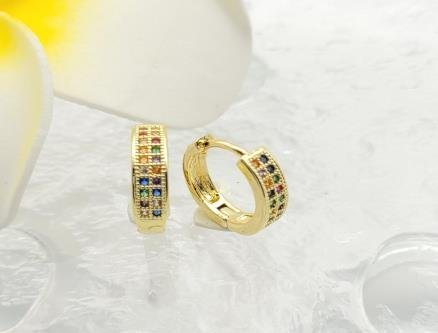 Arete Huggie Baño de Oro 18K