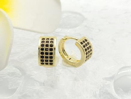 Arete Huggie Baño de Oro 18K