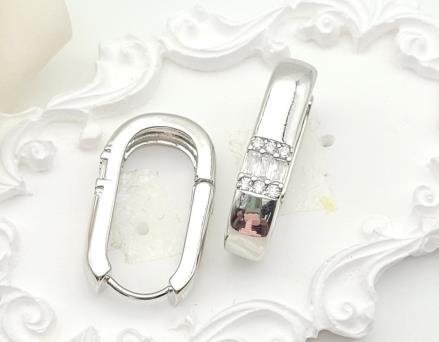 Arete Huggie Baño de Oro 18K