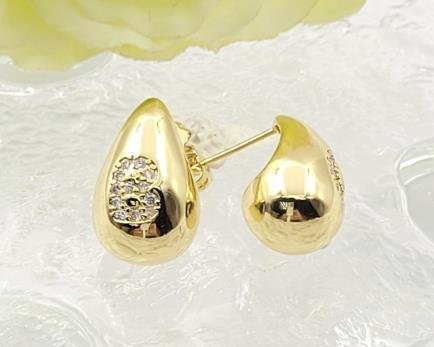 Arete Huggie Baño de Oro 18K