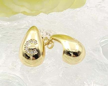 Arete Huggie Baño de Oro 18K