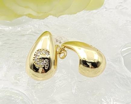 Arete Huggie Baño de Oro 18K
