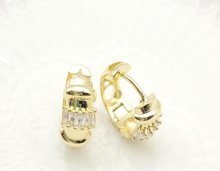 Arete Huggie Baño de Oro 18K