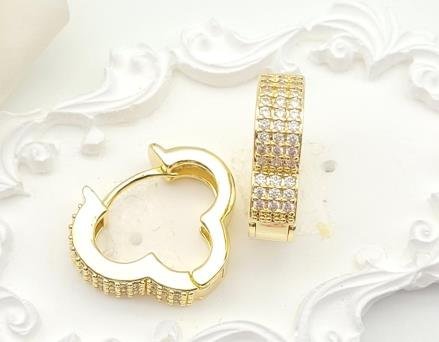 Arete Huggie Baño de Oro 18K