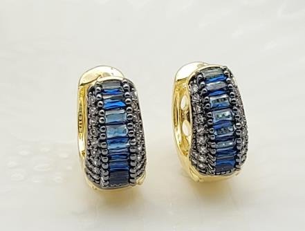 Arete Huggie Baño de Oro 18K