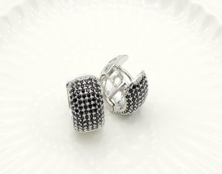 Arete Huggie Baño de Oro 18K