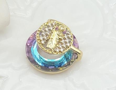 Dije Redondo Cristal con Figura Religiosa