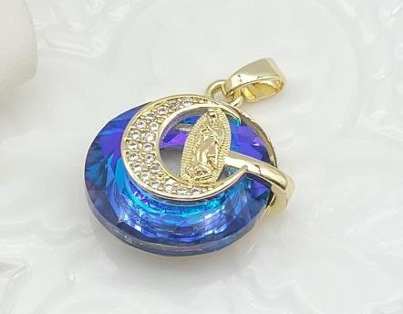 Dije Redondo Cristal con Luna y Guadalupe