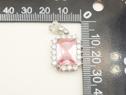 Dije Rectangular con Piedra Diseño 3