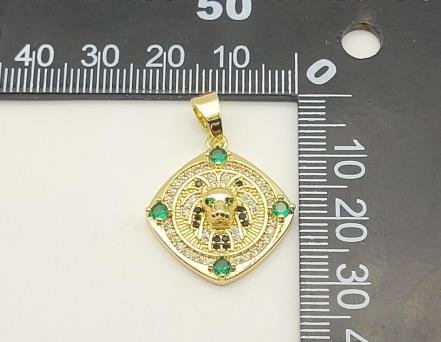 Dije Rombo con Piedras