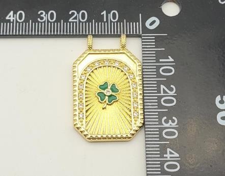 Dije Rectangular Trébol de Cuatro Hojas