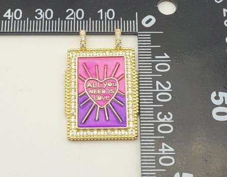 Dije Rectangular Frase Love is the Answer