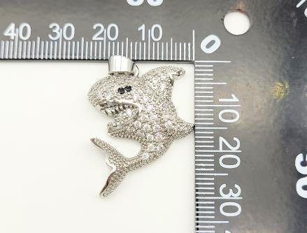 Dije Tiburón Pavé