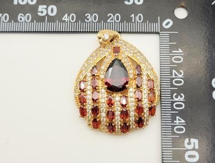 Dije Corona con Piedras Diseño 4