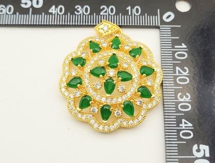 Dije Corona con Piedras Diseño 7