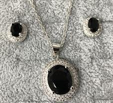 Conjunto Collar y Aretes YS318918100 (negro)